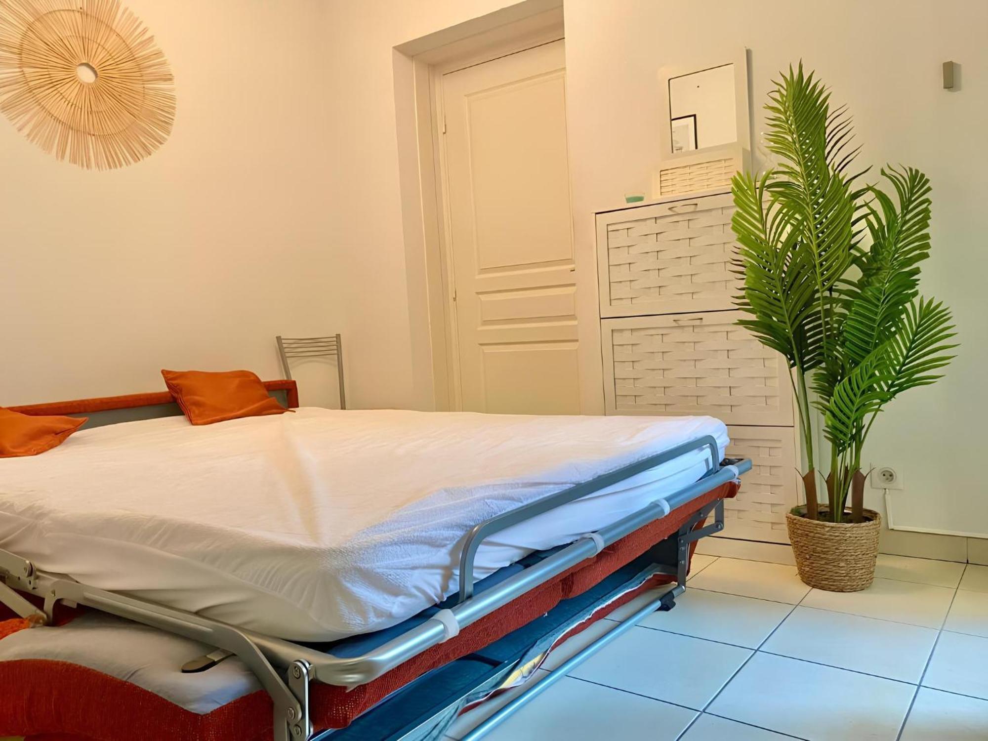 "L'Alhambra" Proche Gare Et Centre Apartment ม็องตง ภายนอก รูปภาพ