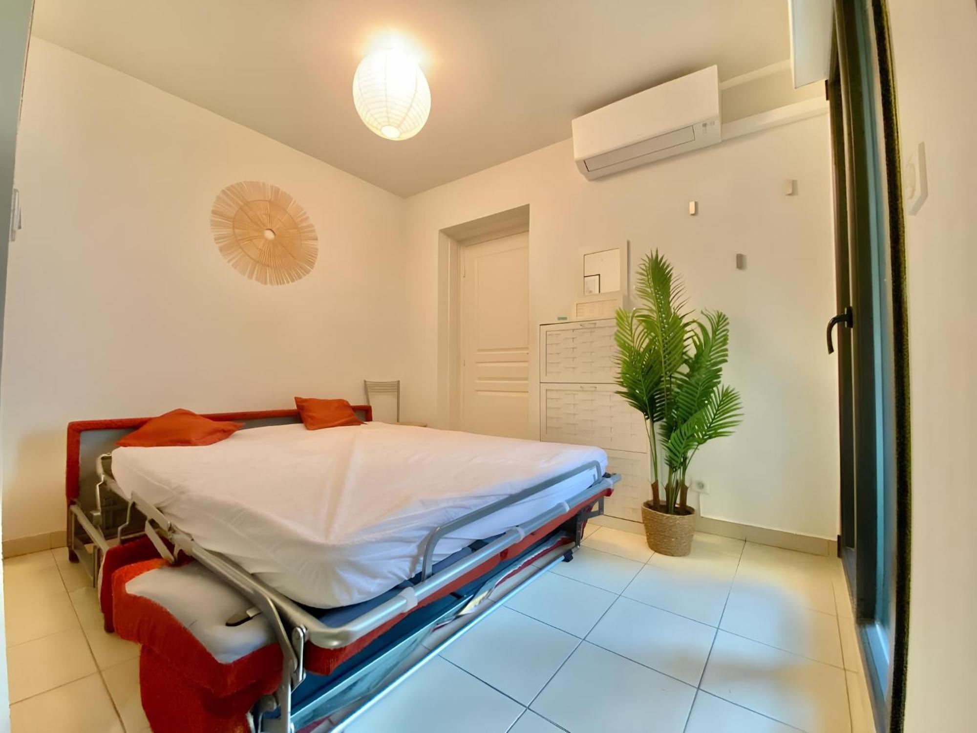 "L'Alhambra" Proche Gare Et Centre Apartment ม็องตง ภายนอก รูปภาพ