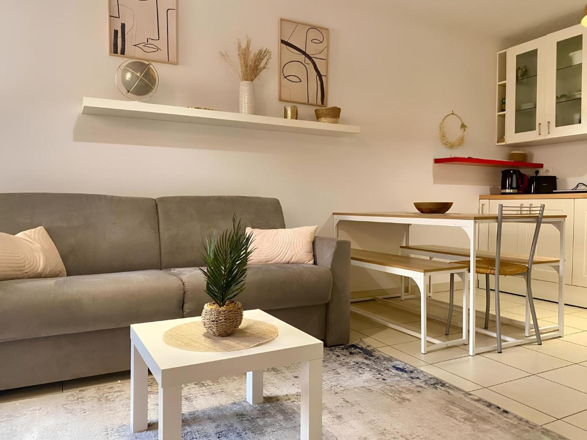 "L'Alhambra" Proche Gare Et Centre Apartment ม็องตง ภายนอก รูปภาพ