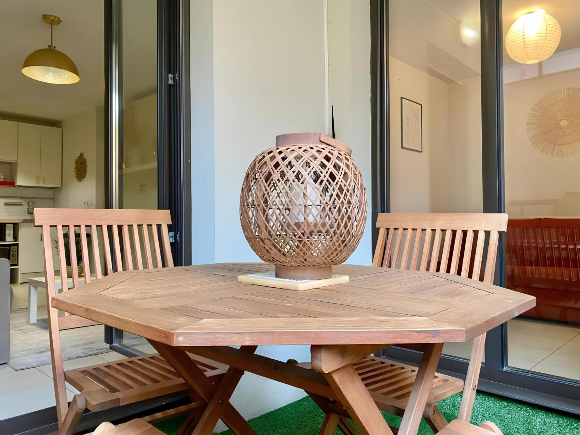 "L'Alhambra" Proche Gare Et Centre Apartment ม็องตง ภายนอก รูปภาพ