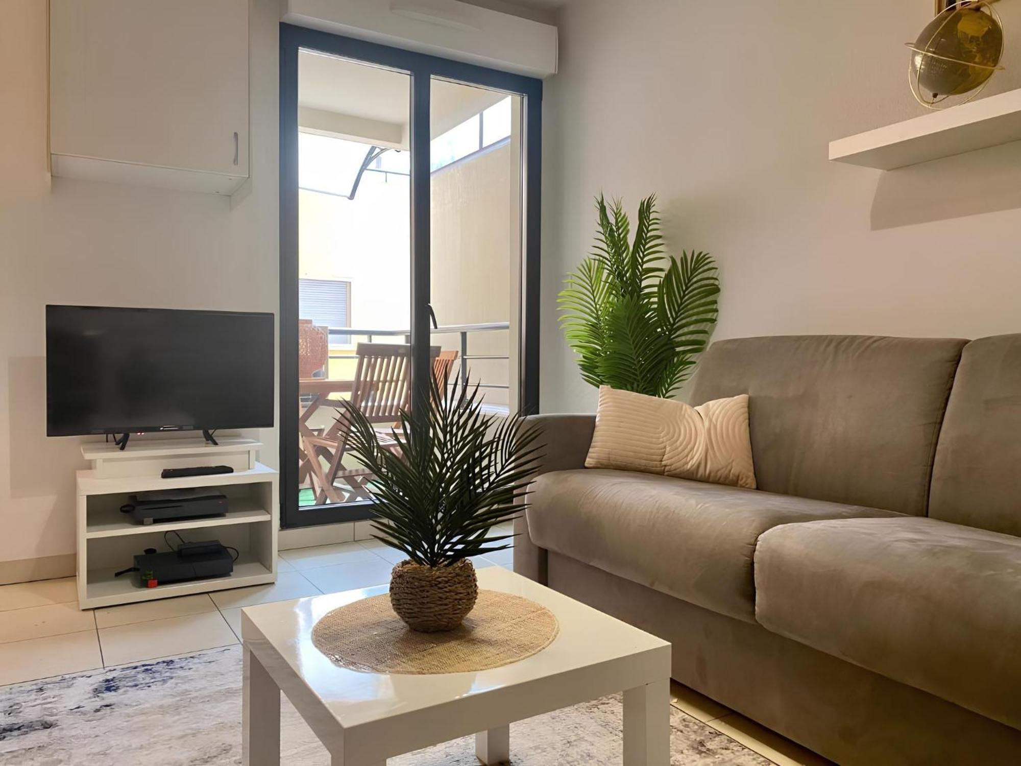 "L'Alhambra" Proche Gare Et Centre Apartment ม็องตง ภายนอก รูปภาพ