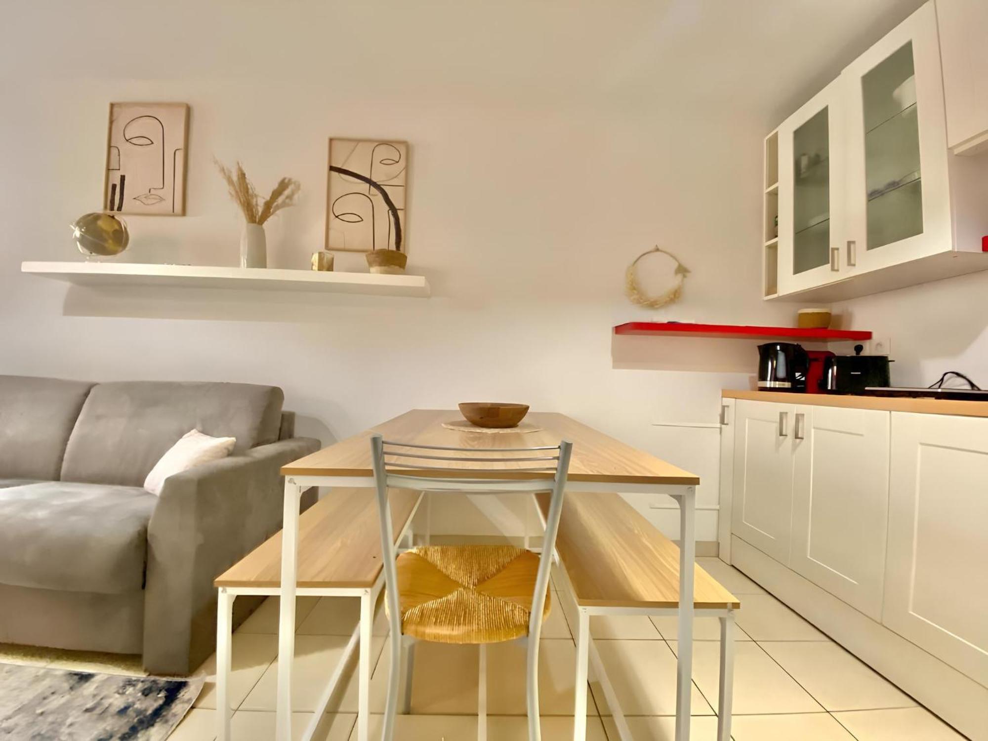 "L'Alhambra" Proche Gare Et Centre Apartment ม็องตง ภายนอก รูปภาพ