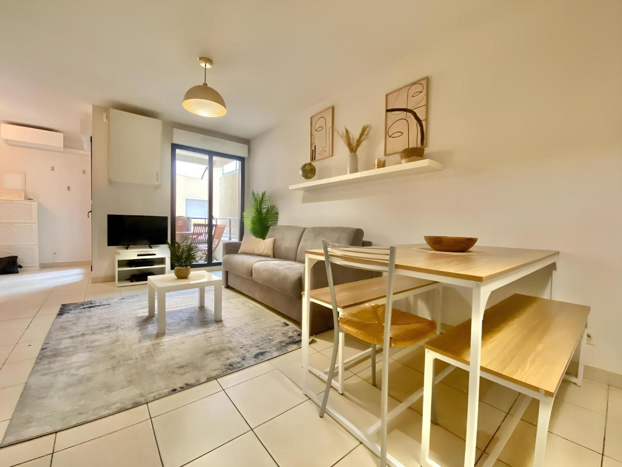 "L'Alhambra" Proche Gare Et Centre Apartment ม็องตง ภายนอก รูปภาพ